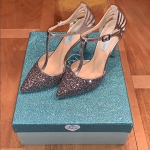 Betsey Johnson Heels ❤️